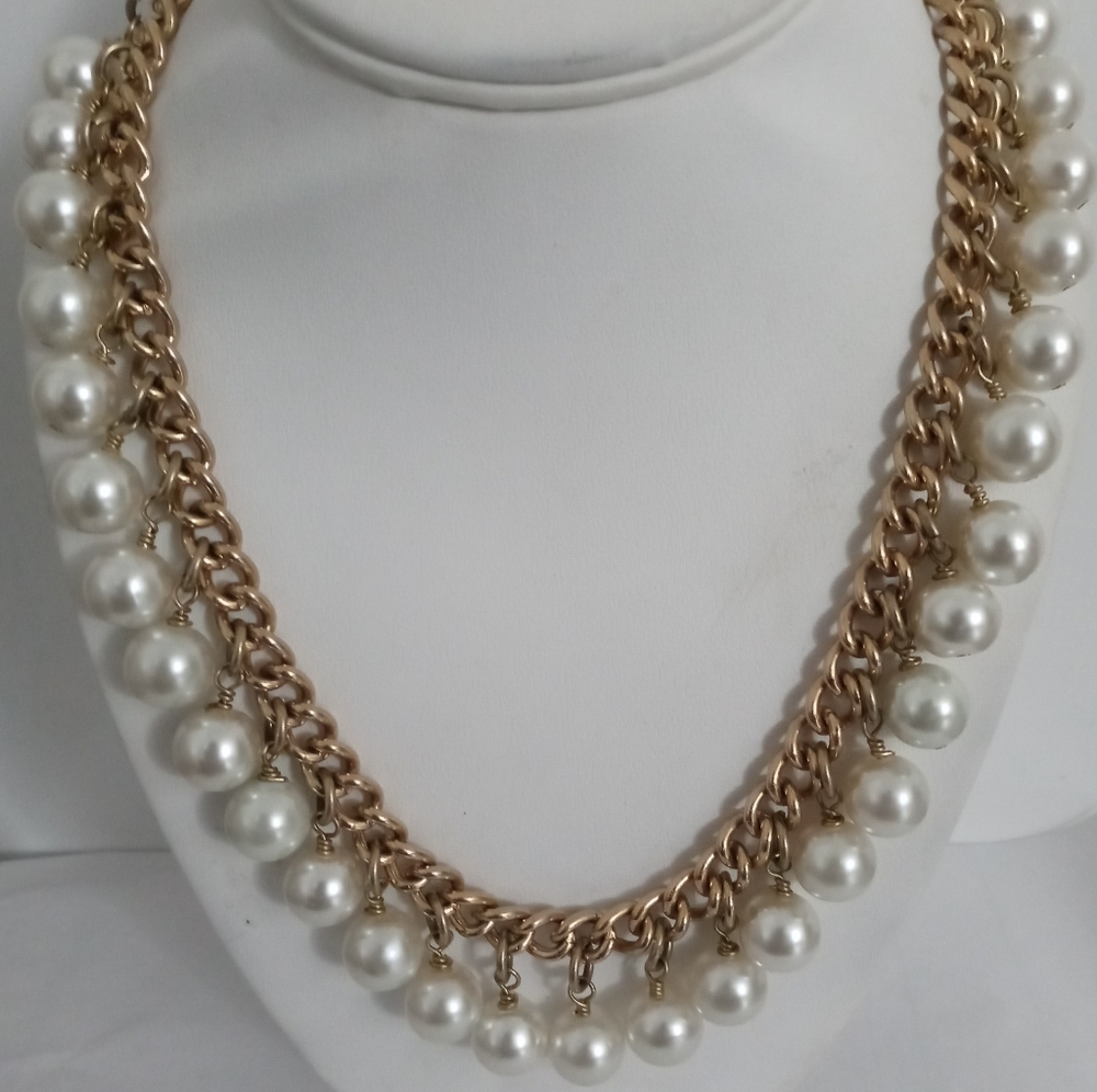 Vintage CHANEL Pearl drop on Gold Plated Chain